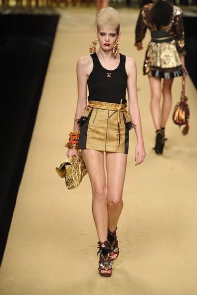 Look 31